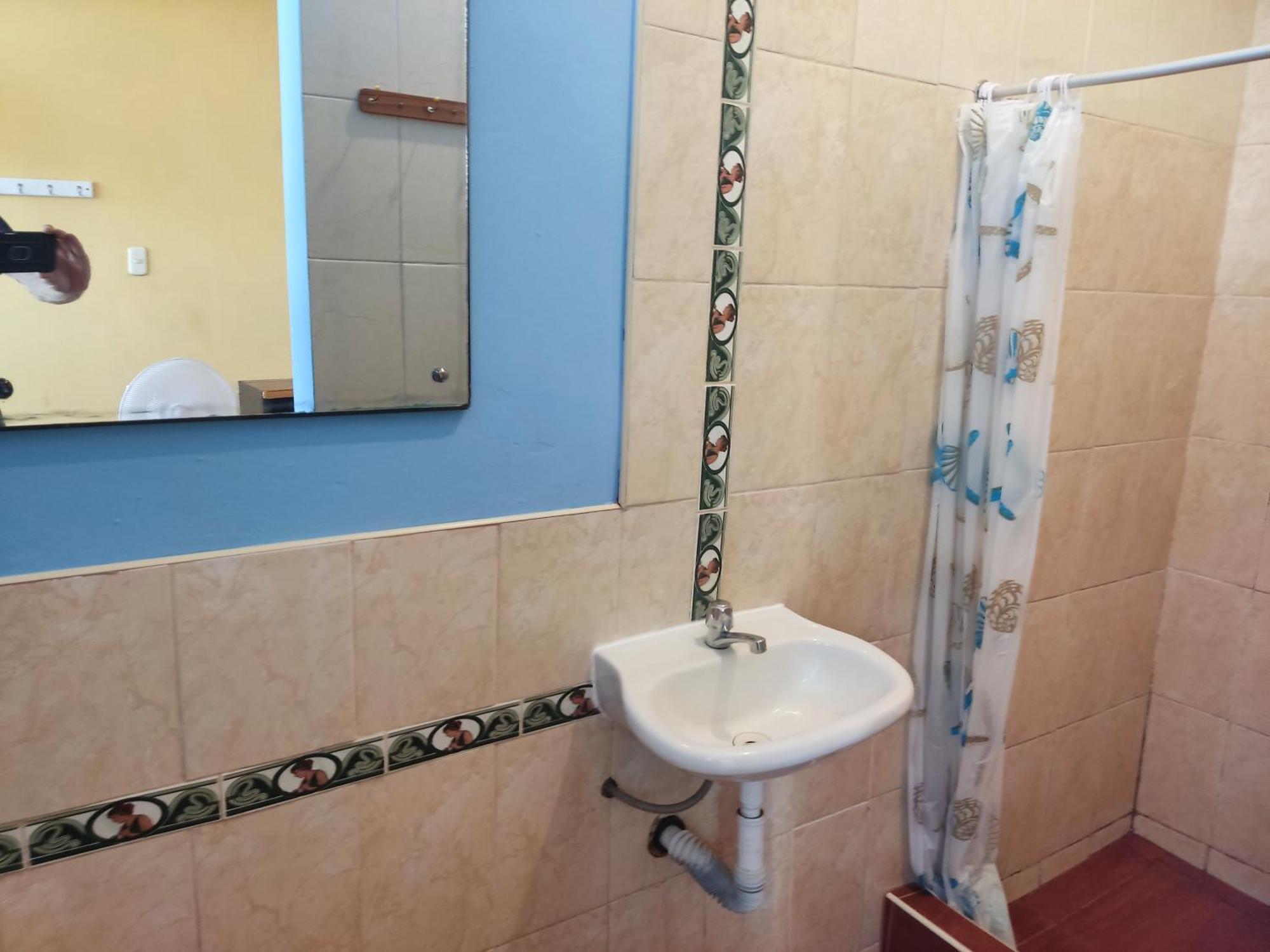 Aya Ni Hotel Пукалпа Екстериор снимка