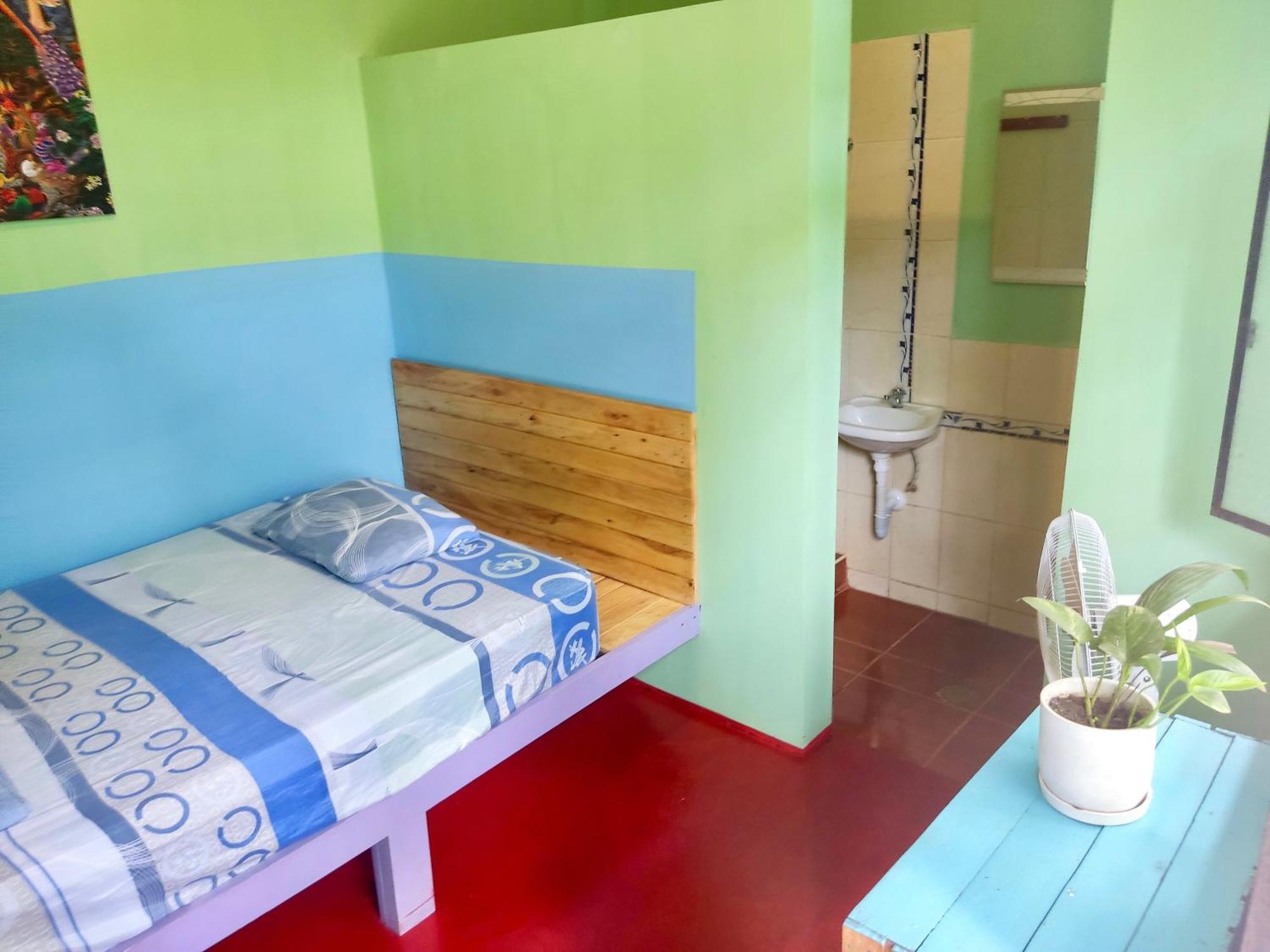 Aya Ni Hotel Пукалпа Екстериор снимка